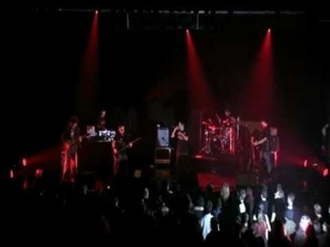 Tranchées - La Cartonnerie (1ere partie Mass Hysteria)