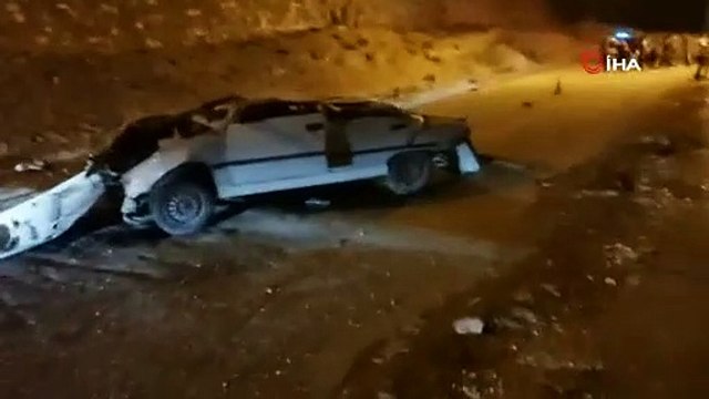 Van'da otomobil 8 metre yükseklikteki köprüden uçtu: 1 ölü, 2 yaralı