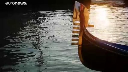 فيديو | تحت ضغط التصنيف الأممي.. روما تطرد السفن السياحية الضخمة من البندقية