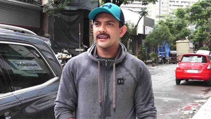 Aditya Narayan पापा बनने की खबरों के बीच ऐसे दिखे जिम के बाहर; Watch video  | FilmiBeat