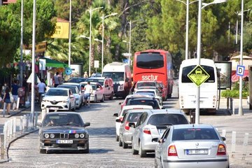 'SAKİN ŞEHİR AKYAKA'NIN NÜFUSU BAYRAMDA 20 KAT ARTTI