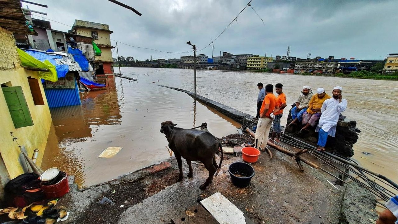 Incessant rains battered Maharashtra districts, alert issued