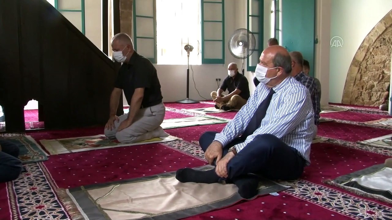 GAZİMAĞUSA - Kapalı Maraş'ta 47 yıl sonra ibadete açılan Bilal Ağa Mescidinde ilk cuma namazı kılındı