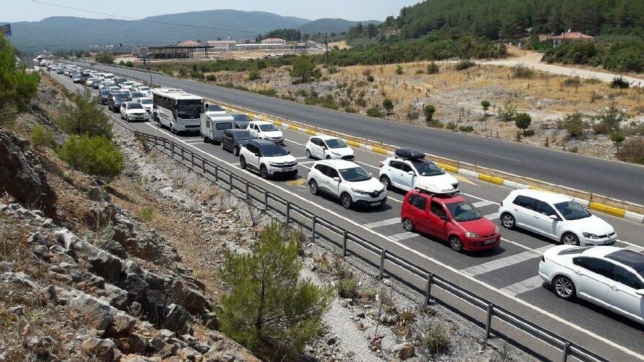 Akın akın gelmişlerdi, akın akın dönüyorlar