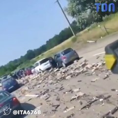 Haut-Rhin : ruée sur des centaines de dosettes de café tombées sur l’autoroute