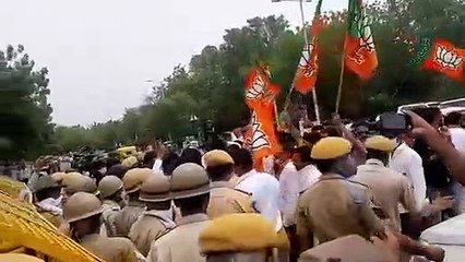 युकां प्रदेशाध्यक्ष के बयान के विरोध में सडक़ों पर युवा मोर्चा