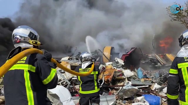 Interrumpida la circulación del AVE Madrid-Barcelona por un incendio en una fábrica en Loeches