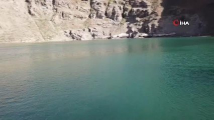 Sönmüş yanardağ gölünde rafting yaptılar