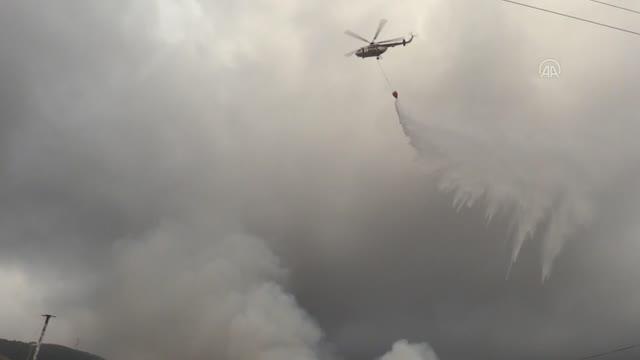 Çöplük alanda çıkan yangına havadan ve karadan müdahale ediliyor