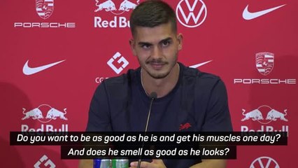Does Ronaldo smell as good as he looks? - Silva's Leipzig presentation takes a turn!