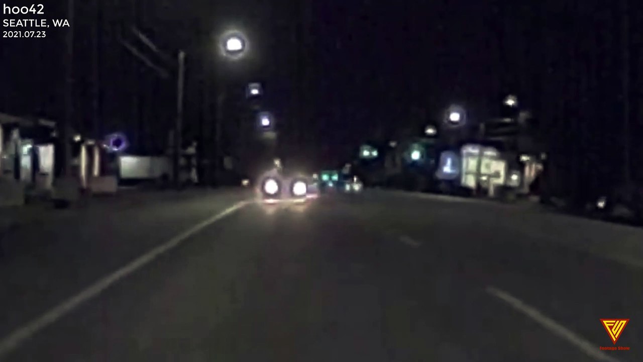 Car loses a wheel and grinds past me (TeslaCam) 2021.07.23 — SEATTLE, WA