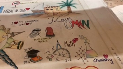 ¿Qué dibujan los alumnos del mundo en sus pupitres?