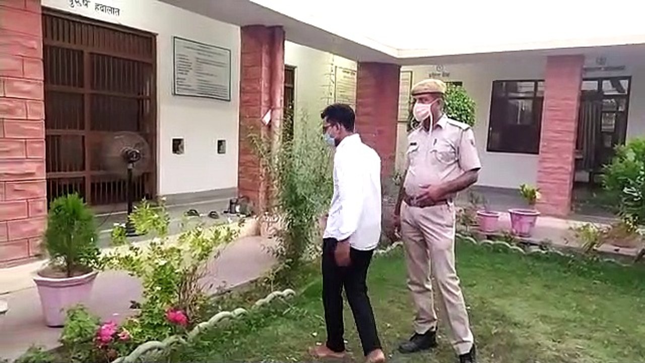 हत्या व शव जलाने के बाद नम्बर प्लेट बदलकर चलाता रहा कार