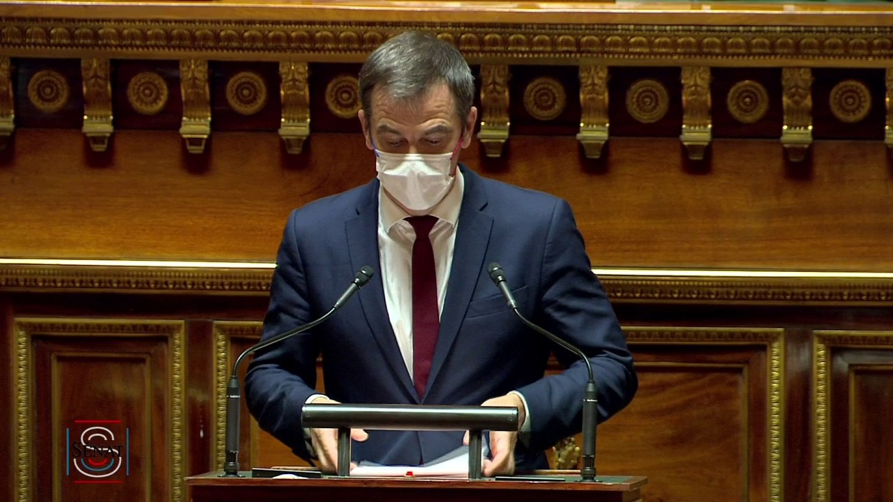 Olivier Véran sur les centres commerciaux: "Si ça flambe et que nous ne pouvons pas utiliser le pass sanitaire, attendez-vous à ce que nous les fermons"