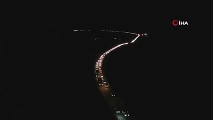 21 ilin kesiştiği kemikli rampalarında kilometrelerce kuyruk oluştu
