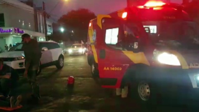 Colisão de trânsito mobiliza equipe do Siate a Rua Presidente Kennedy, no Centro