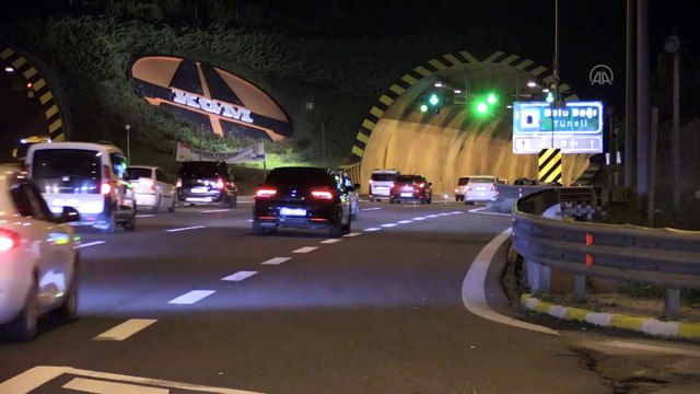 BOLU - Anadolu Otoyolu Bolu Dağı kesiminde zincirleme trafik kazası: 5 yaralı