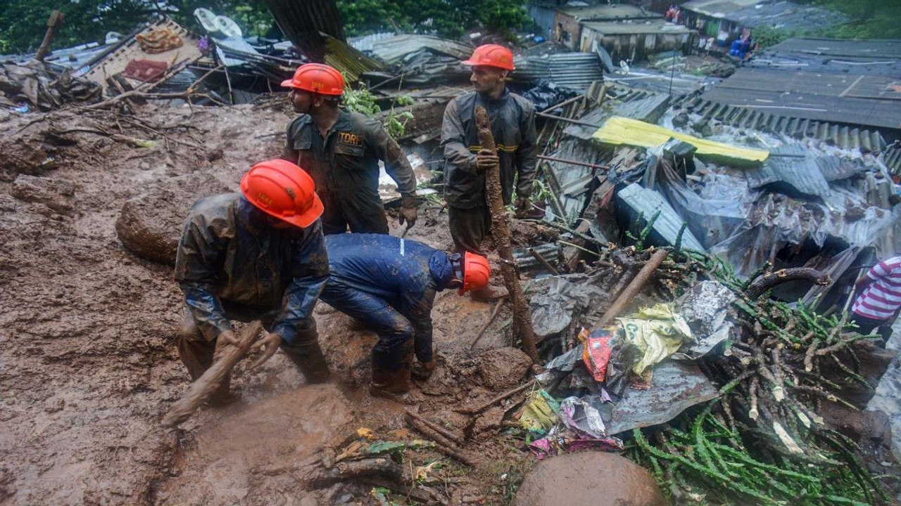 Heavy rains batters India, heavy casualties aft...