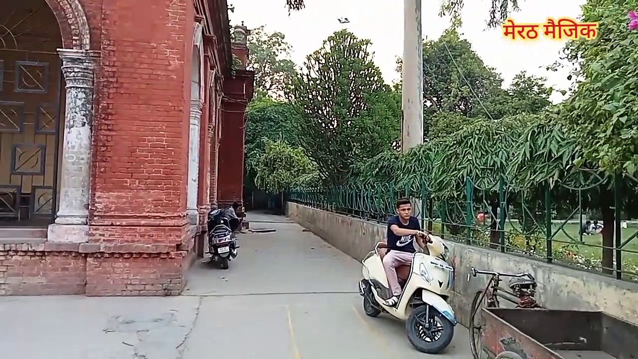 लगभग 300 साल पुराना टाउन हॉल का यह कुआं मेरठ