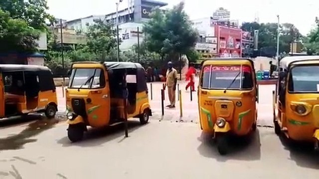 நேர்மையின் சிகரம் ஆட்டோ டிரைவர் ராதாகிருஷ்ணன்.. நெட்டிசன்கள் புகழ் மழை.. அப்படி என்ன செய்தார் தெரியுமா