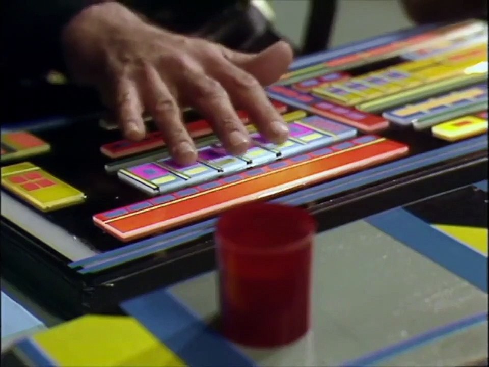 Doctor Who clásico Temporada 17 episodio 13 "Nightmare of Eden part 1"(subtítulos en español)