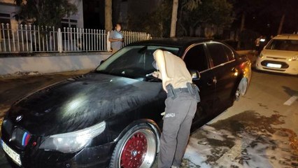 Park halindeki otomobil, üzerine benzin dökülerek kundaklandı