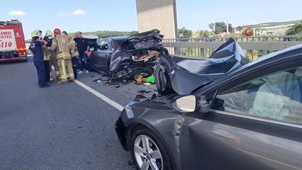 Eyüpsultan'da hızını alamadı, emniyet şeridinde duraklayan 2 araca arkadan çarptı: 4 yaralı