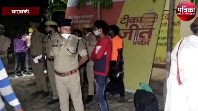 बाराबंकी में भीषण सड़क हादसा, चार श्रद्धालुओं की मौके पर मौत, तीन दर्जन घायल