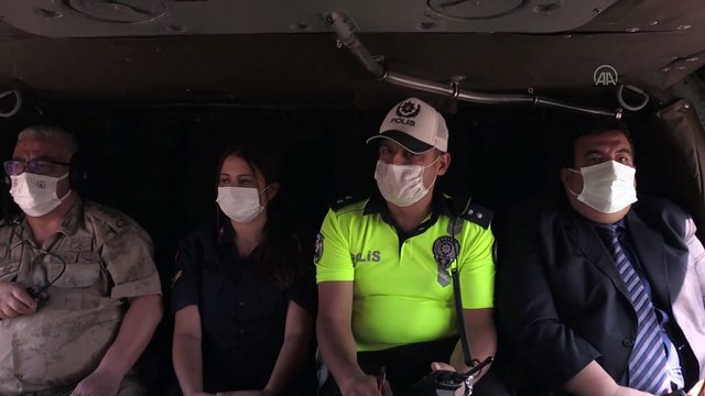 BİNGÖL - Jandarma ve polis ekipleri helikopterle trafik denetimi yaptı