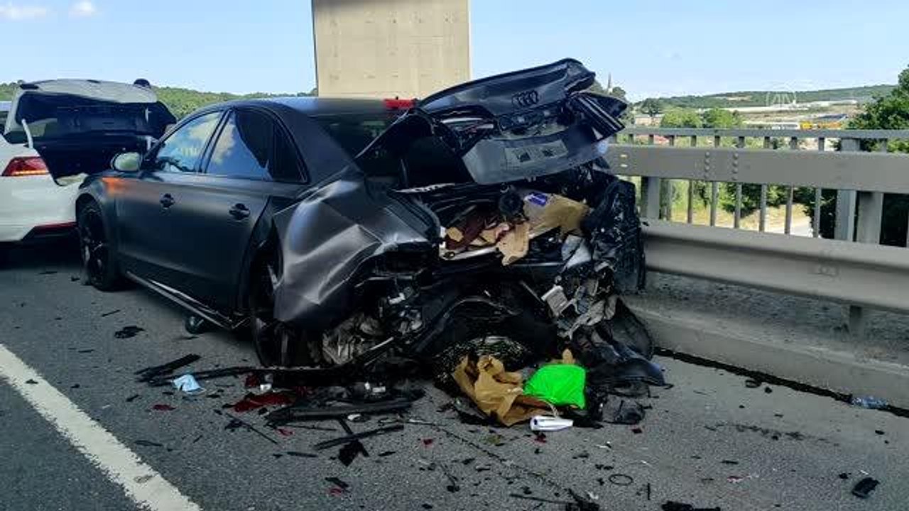 Son dakika haber... Eyüpsultan'da zincirleme trafik kazasında 4 kişi yaralandı  Eyüpsultan,TRAFIK KAZASI,