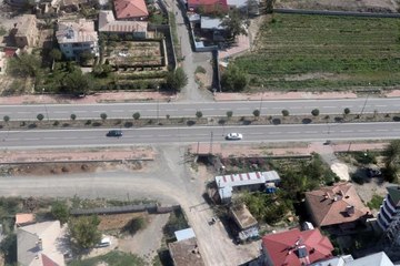 Kara yollarındaki trafik helikopterle denetlendi