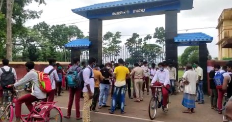 পাশ না করালে আত্মহত্যা করব, হুঁশিয়ারি হুগলির ধনেখালীর আন্দোলনরত পড়ুয়াদের |oneindia Bengali