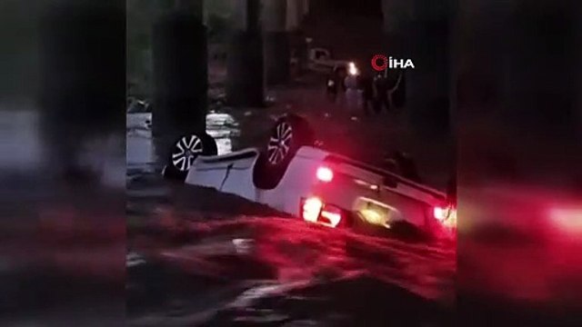 Suudi Arabistan'daki selde 3 kişi hayatını kaybetti