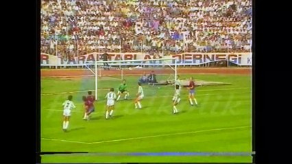 Скачать видео: Bursaspor 2-1 Trabzonspor 22.09.1991 - 1991-1992 Turkish 1st League Matchday 4