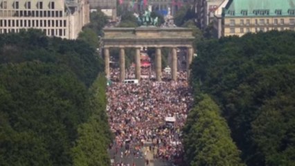 Desfile berlinés del orgullo LGTBI vuelve tras pausa forzada por la pandemia