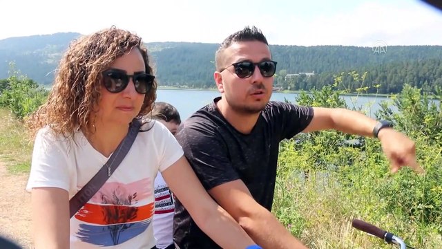 BOLU - Abant Tabiat Parkı tatilcilerin akınına uğradı