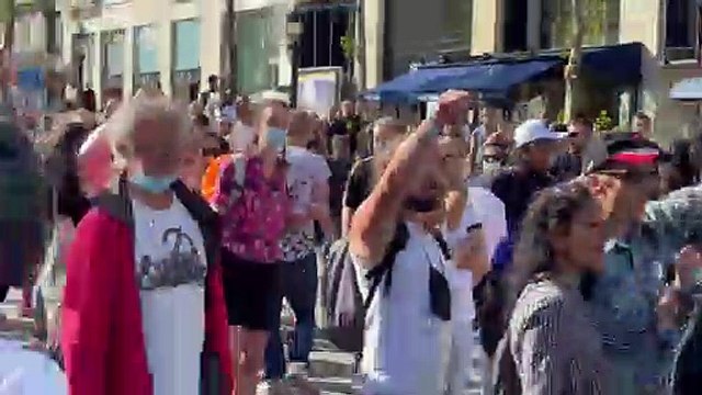El mundo se moviliza contra la dictadura sanitaria (París)
