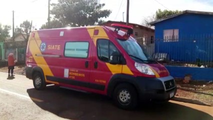 Télécharger la video: Idoso é socorrido pelo Siate após sofrer queda dentro de casa no Bairro Cascavel Velho