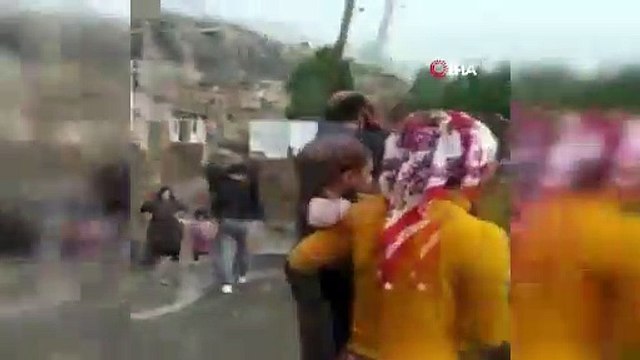 Van Başkale'de sel felaketi! Bir kadın son anda kurtarıldı