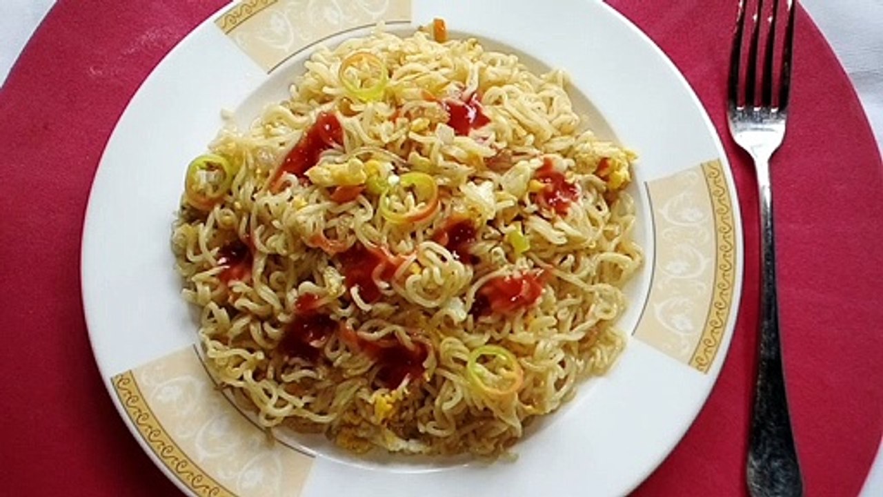 খুব সহজে কম সময়ে মজাদার নুডুলস রেসিপি_Yummy Maggi Recipe.