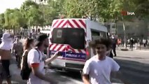 Fransa’da aşı karşıtları ve polis arasında arbede