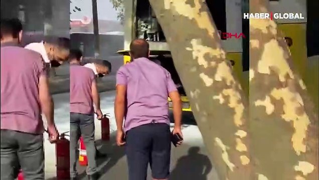 Özel halk otobüsü seyir halindeyken yandı