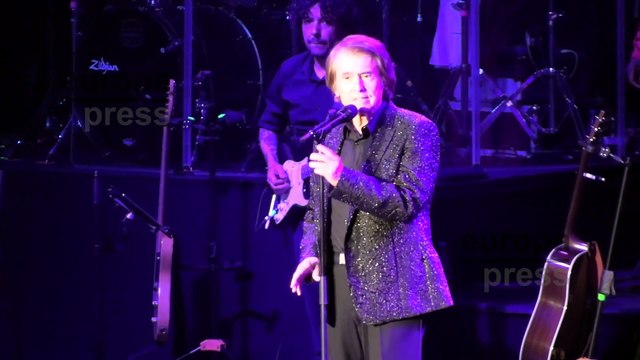 Concierto de Raphael en el escenario del Festival De Cap Roig de Barcelona