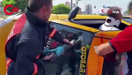 Takla atan taksinin şoförü aracın camı kesilerek kurtarıldı
