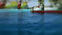 - Çin'de 67 kişiyi taşıyan deniz platformu yan yattı- Platformdakiler suya düştü, 4 kişi kayıp