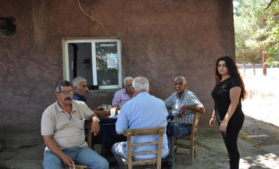 GÜLAY MUHTAR, EV EV, TARLA TARLA DOLAŞIP, VATANDAŞLARI AŞIYA ÇAĞIRIYOR---M