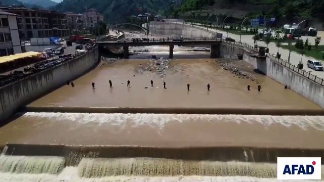 RİZE - AFAD: Kayıp 2 vatandaşı arama çalışmaları devam ediyor