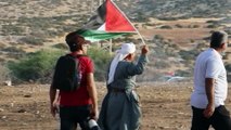 Palestiniano de 17 anos morto em confrontos com Exército israelita