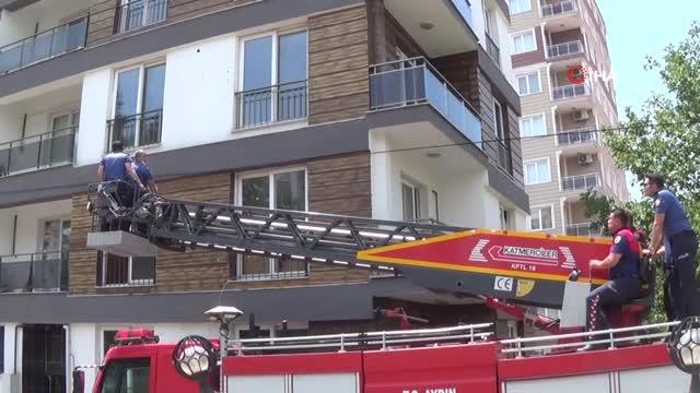 Polis, apartmana saklanan hırsızı yakalamak için çatıya itfaiye merdiveniyle çıktı