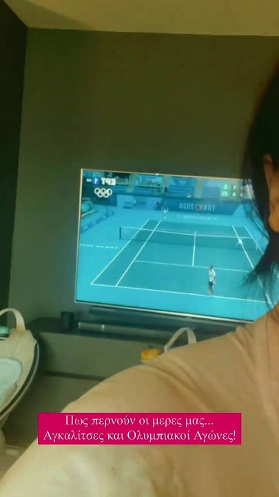 Χριστίνα Μπόμπα - Σάκης Τανιμανίδης: Έτσι περνούν με τα δίδυμα (1)